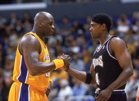 边锋内收 边锋内收